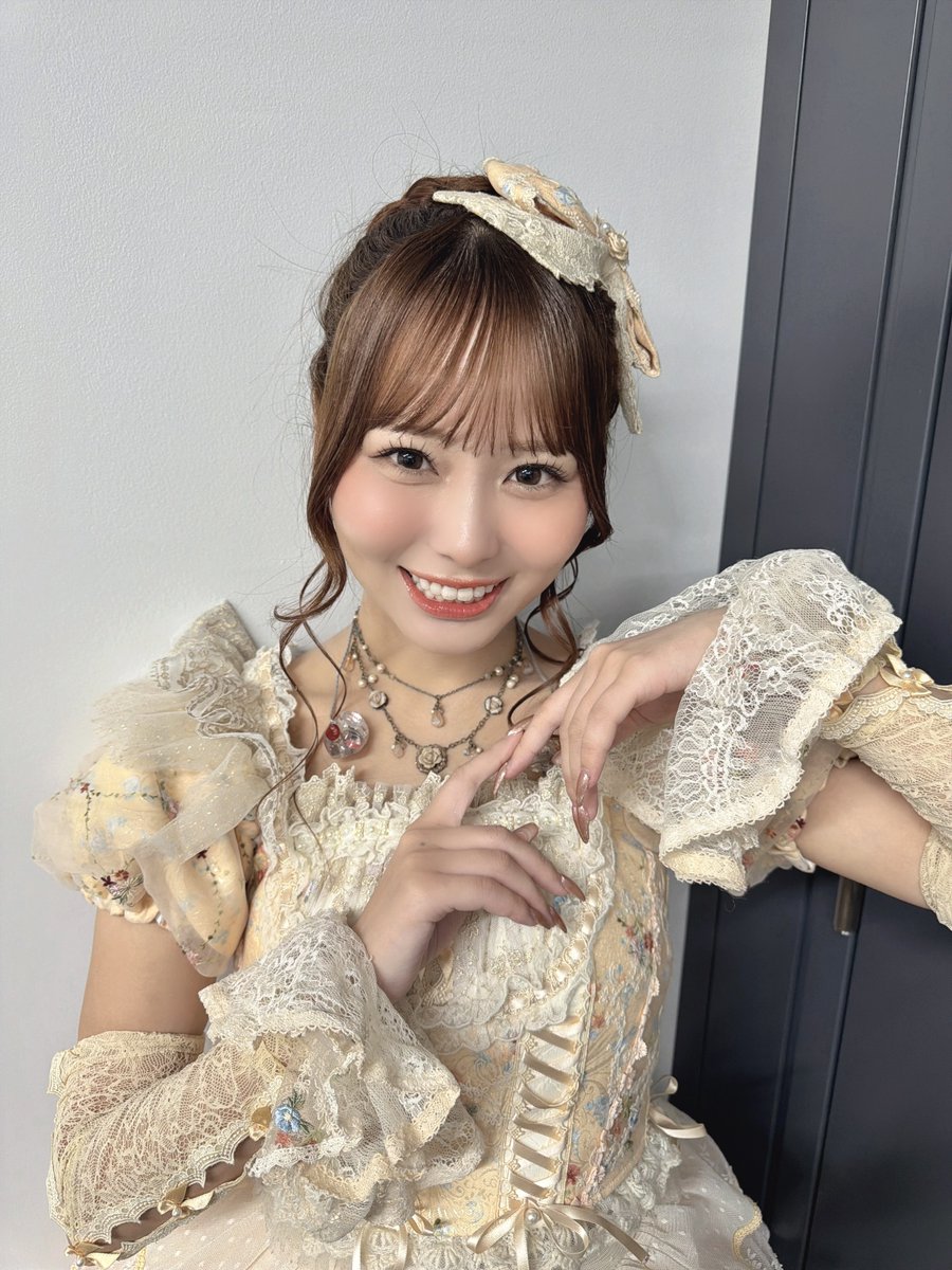 hana_oba's tweet photo. 「MTV VMAJ 2026」東京ドーム！
ありがとうございました🫧💖

＝LOVEはなんと！
3つの賞を頂きました！🥲🏆🌟

指原さん、そして応援してくださる
大好きなファンの皆さんのおかげです✨

4曲SPメドレーも
レッドカーペットも
全てがドキドキでした...😳♡

#VMAJ2026 #イコラブ https://t.co/EJsHRaZl7Z
