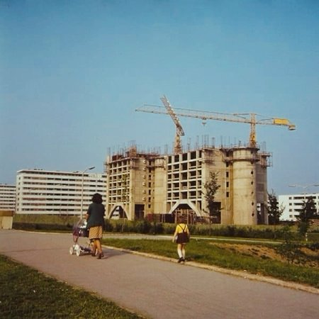 todDM53izjASpRe's tweet photo. NOVI BEOGRAD 👀
Genex kula - "kad sam bila mala" 
Foto početkom 70 ih https://t.co/pZykbkksHx