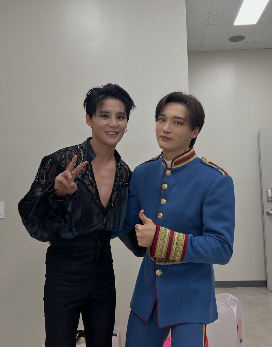 PA_kjs's tweet photo. [zzang716 IG]
4년만에 형님과 토드와 루돌프로 만나 행복했어요🖤💙
페어막.

샤토드 김준수♥︎
https://t.co/lmmppDUZh3 https://t.co/je4W1QcrNJ