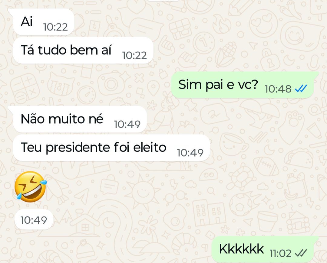 ahristay's tweet photo. Eu realmente nn consigo entender pai ou mãe que briga com filho por causa de política, enquanto os meus tão assim https://t.co/CM9zNHl0nh