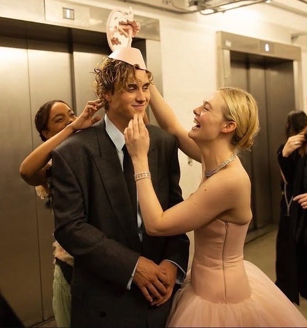 everdeenmd's tweet photo. “the only person who keeps an eye on me is effie trinket.” https://t.co/C8JfxHydUp