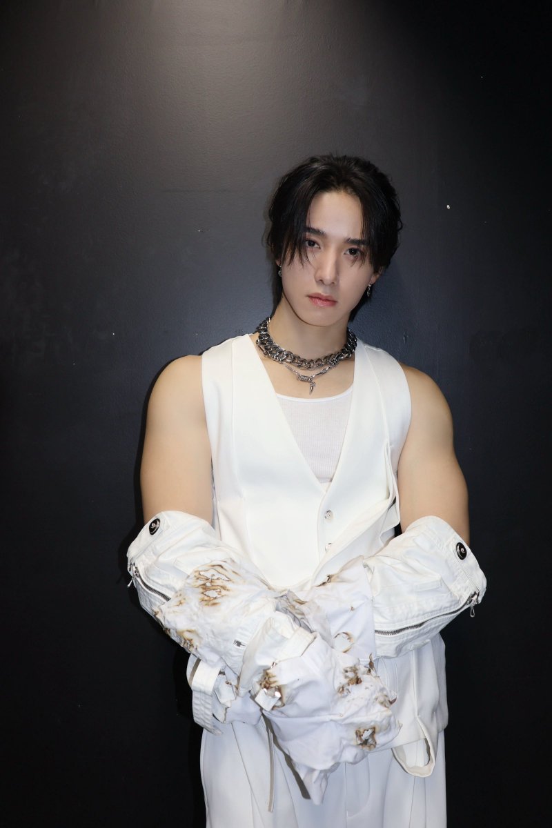 official_jo1's tweet photo. 2026.10.29
📸 MTV VMAJ 2026

🦒Profile
https://t.co/kPPj0dstk2
🔥'IGNITE' Streaming
https://t.co/fN8hs6smmk

#VMAJ2026
#JO1 #佐藤景瑚 #KEIGO
#JO1_IGNITE #AAO https://t.co/Nxb7KzxrQ8