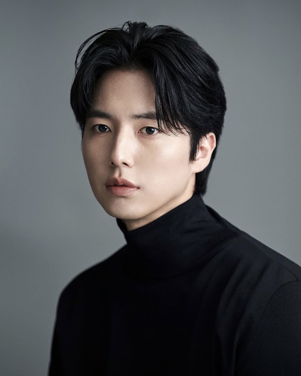 scrr9124f's tweet photo. 단아와 농염이 공존하는 얼굴이라니 그 어려운 걸 류세일이 해냅니다 https://t.co/ZR0pygZG27