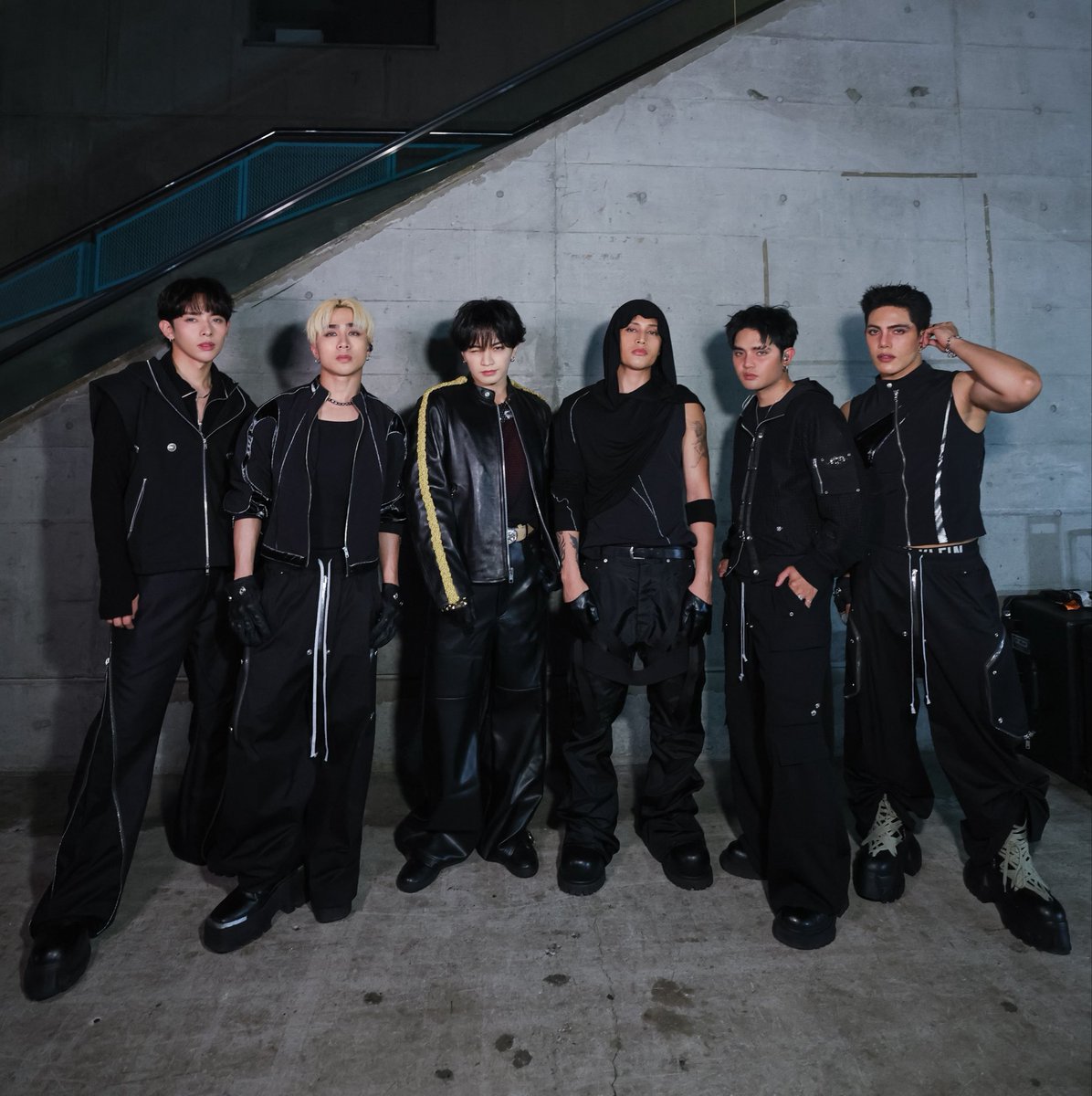 INTSonyMusicJP's tweet photo. 🌟#SB19 × #中島健人 🌟

/／
「GENTO feat. Kento Nakajima」
本日配信リリース！
\＼

サマソニで実現した奇跡のコラボ！
シーンを超えた最強タッグ🤝🤍

▼再生/購入はこちら
https://t.co/1jkTAdJImw

@SB19Official 
@KENTO_Team_N 

#SB19xKENTO #GENTO #KentoNakajima https://t.co/kYl0UZT7tB