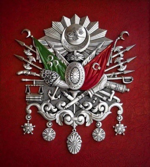 elifideali's tweet photo. 🔴 Tarihçi-Yazar Murat Bardakçı:

“Diyorlar ki Cumhuriyet olmasa biz Afganistan olurduk. 

Olmazdık efendim. 

Afganistan hep Afganistan’dı ama biz bir imparatorluktuk!” https://t.co/wnubh4bhxv