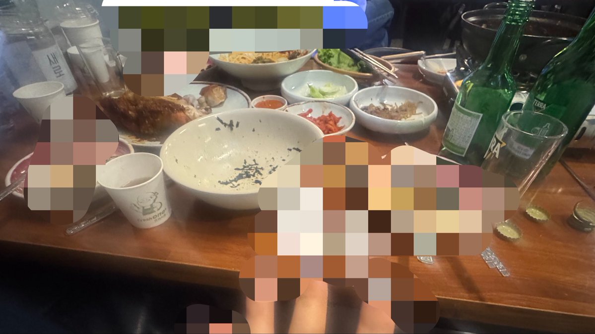 gaemummum3's tweet photo. 팔당족발왓는데 또 ㅇㅇㅈ ㅍㄹㅅ 너네만업ㅎ더라… https://t.co/ZcNR4ZOiji