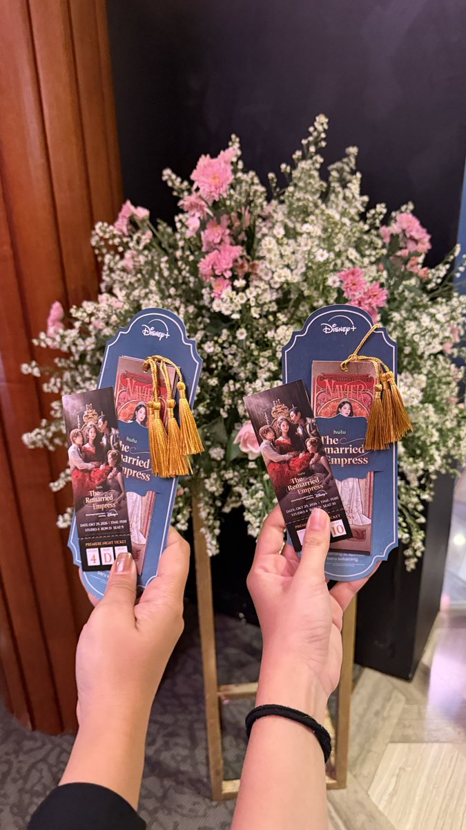 blabberszn's tweet photo. 2 jam nonton isinya: memaki dengan segala makian untuk sovieshu dan rashta, mengagumi navier, gemash kepada heinrey mode bird dan TERIAK SAAT ENDING EP 2. SHIN MINAH, LEE JONGSUK, JU JIHOON, LEE SEYOUNG DAN SEMUA YG MAIN, YG PRODUKSI, KEREN! 2 EP SAYA PUAS. LADY ALBANI LU WOW https://t.co/YrYbguS8JR