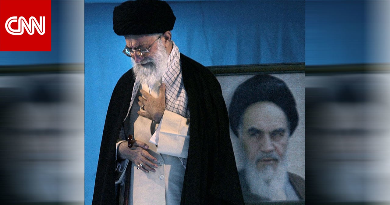 علاقة صدام حسين و القذافي.. تحليل صورة "نصف ممزقة" ل خامنئي بغلاف مجلة تايم الأمريكية يشعل ضجة 