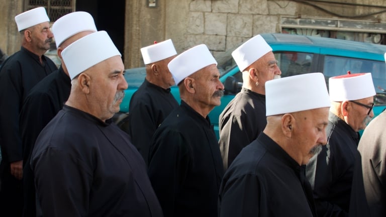 تعدادهم مليون وأكثريتهم في سوريا... مَن هم «الدروز»؟ وماذا نعرف عن عقيدتهم ودورهم في السياسة والمجتمع؟ 