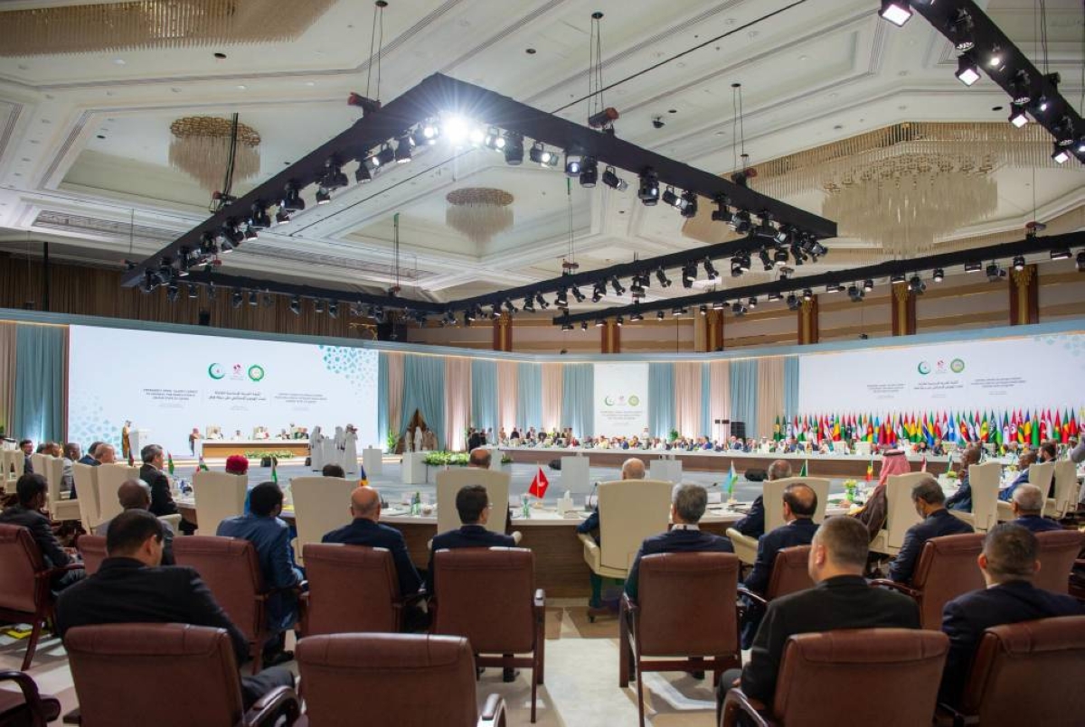 عاجل قمة الدوحة.. تنديد بالهجوم الإسرائيلي ودعم مطلق لقطر. أكدت رفضها تبرير العدوان تحت أي ذريعة وتهديدات نتنياهو. محمد صديق. للاطلاع على 