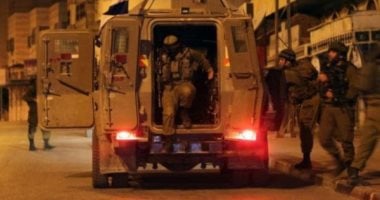 عاجل | قوات الاحتلال تقتحم بلدة "إذنا" ومدينة الخليل.. وتحطم مركبات فى مخيم "الفوار" 