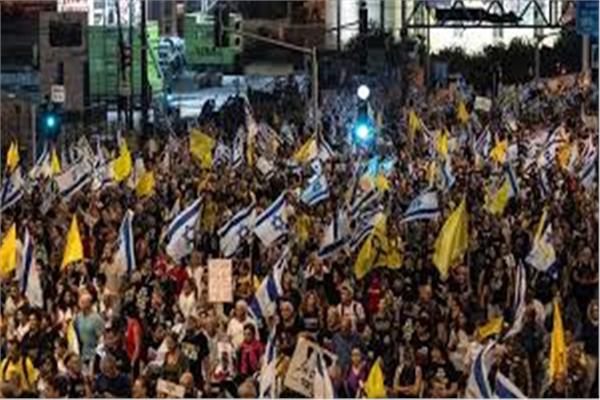 عاجل.. إعلام إسرائيلي: انطلاق مسيرة متظاهرين نحو منزل نتنياهو في القدس المحتلة 