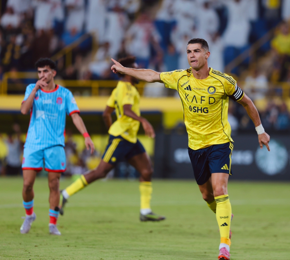 أول تعليق من رونالدو بعد فوز النصر على الرياض. للاطلاع على التفاصيل الميدان | النصر الرياض | #دوري_روشن_السعودي 