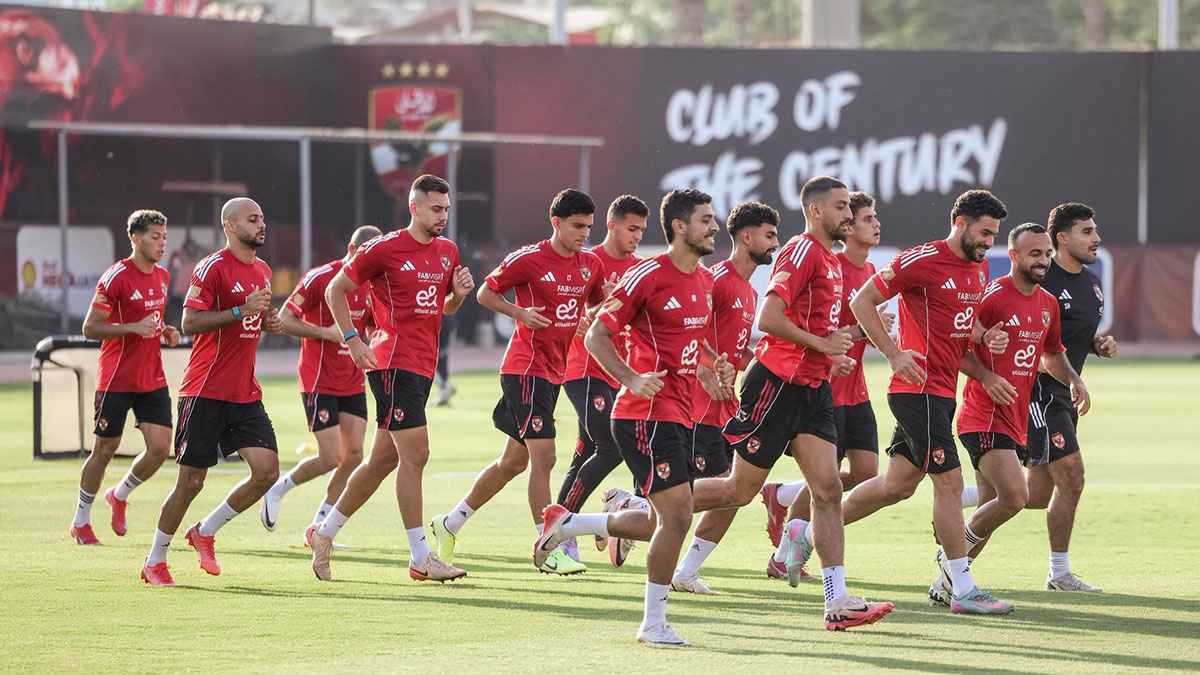 اسم كبير.. أول لاعب يطلب الرحيل عن الأهلي المصري هذا الموسم 