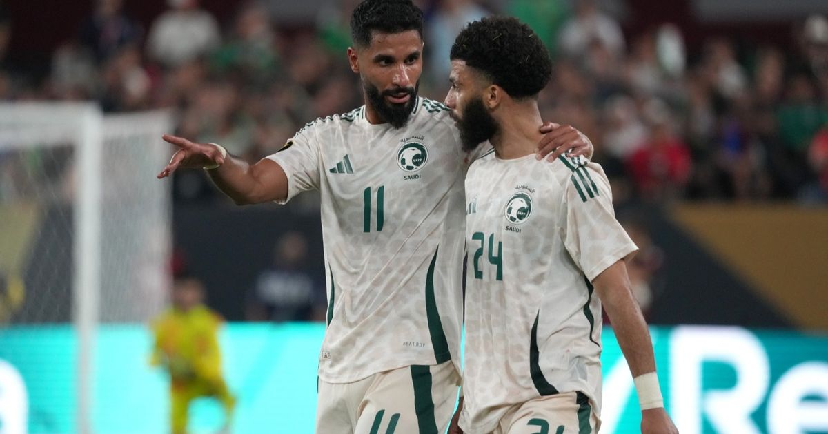 يستهل منتخب السعودية مبارياته بكأس العرب 2025 بمواجهة عمان أو الصومال 