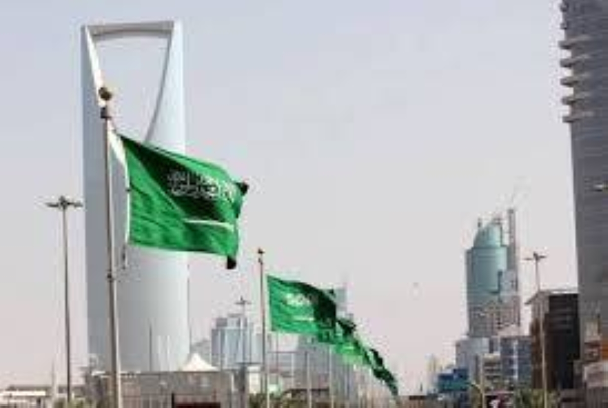 عاجل| «السياحة» تلزم مرافق الضيافة بوجود موظف استقبال سعودي. للاطلاع على 