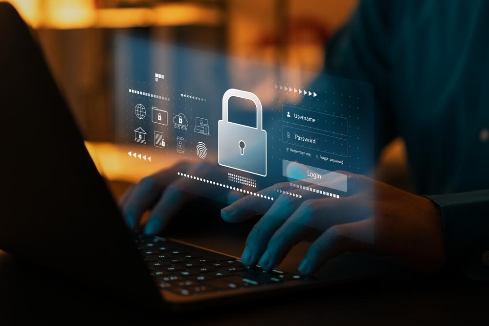 التشفير هو خط الدفاع الأول لحماية بيانات الشركات والمؤسسات من التسريب أو الاختراق. فهم الموظف له واستخدامه الصحيح يسهم في الحفاظ على سمعة الشركة وأمان معلوماتها الحساسة 