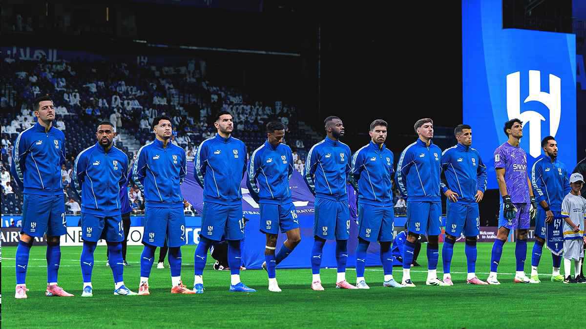 تماديت.. نجم الهلال السعودي يعتذر لمجلس الإدارة 