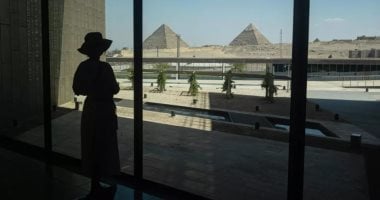عاجل الماضى والحاضر.. إذاعة فرنسية تبرز افتتاح المتحف المصرى بالقرب من الأهرامات 