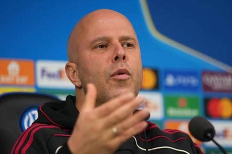 سلوت يحدد شروط للعفو عن محمد صلاح - ملاعب 