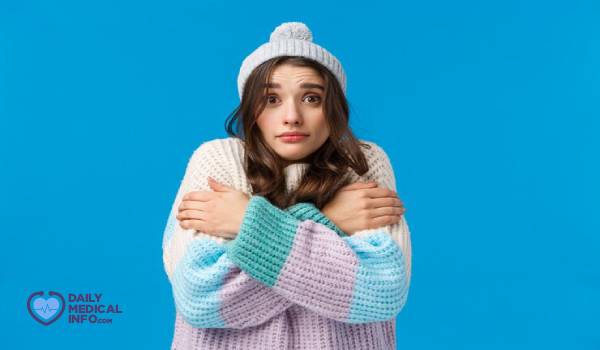 ما أسباب الشعور بالبرد باستمرار، ومتى تستشير الطبيب؟ 