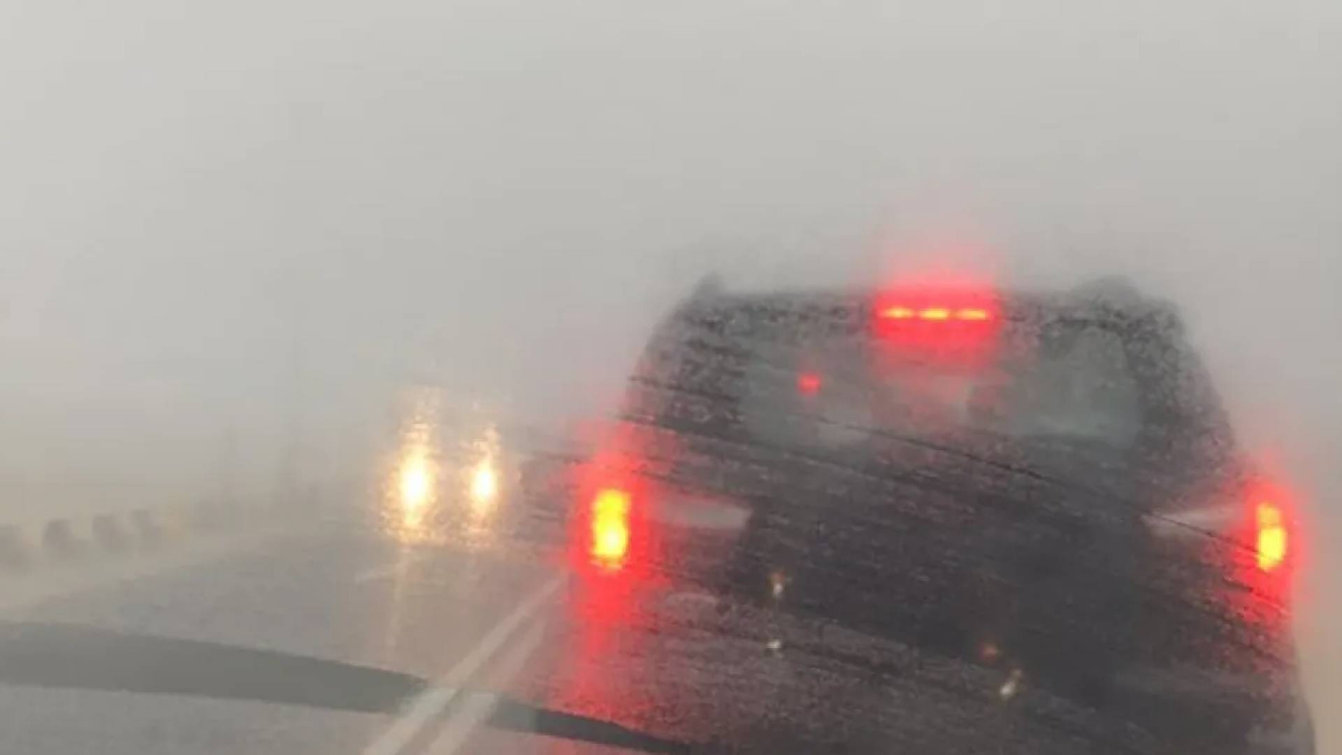 الدوريات الخارجية تحذر : منطقة "رأس النقب" تشهد تساقطًا للأمطار مصحوبًا بتشكل للضباب #عاجل 