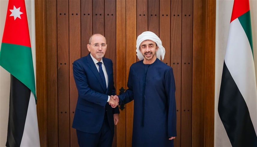 عبدالله بن زايد وأيمن الصفدي يشددان على أهمية تنفيذ خطة ترامب للسلام 