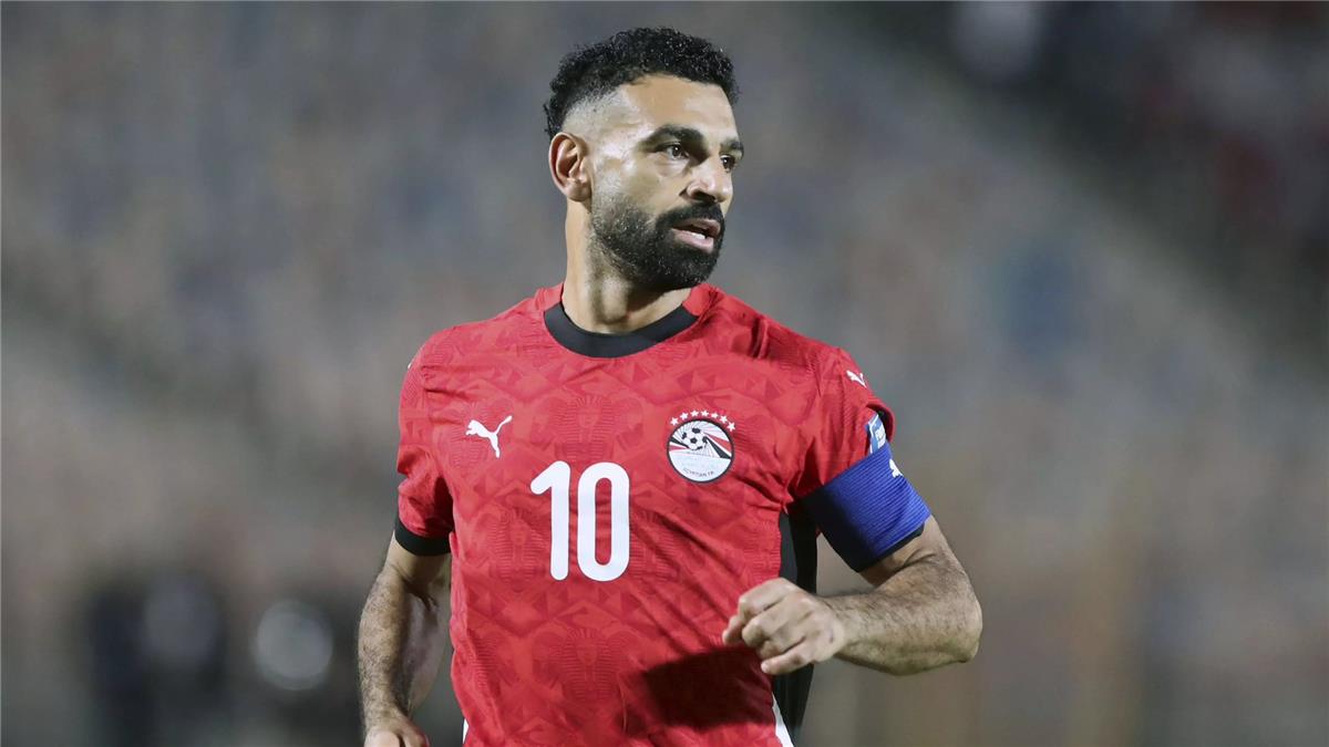 رامي عباس يبدأ محادثات مع وجهة أوروبية محتملة لـ محمد صلاح 