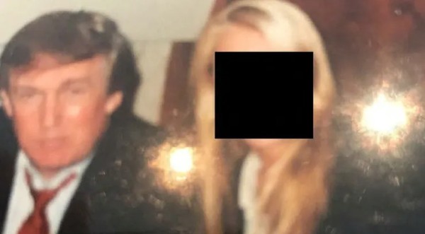 الديمقراطيون ينشرون صورا جديدة لترامب من أرشيف إبستين #الأردن 