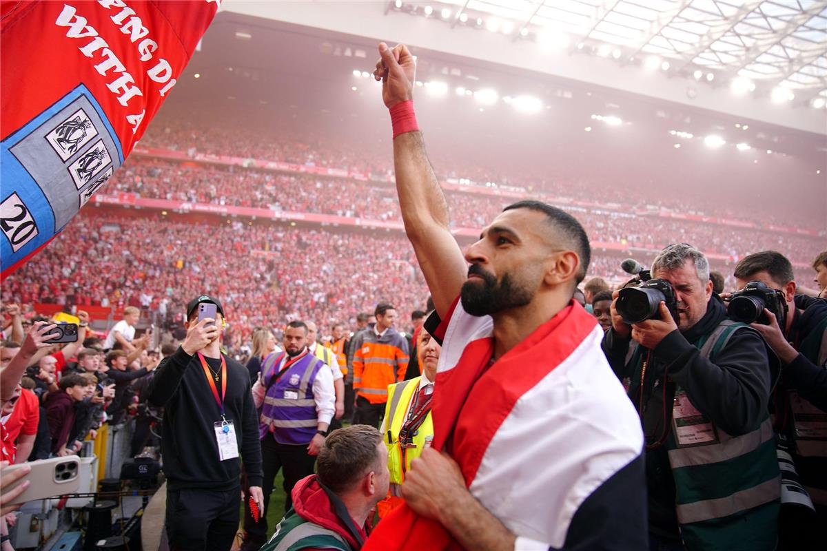 ديلي ميل تبرز رد فعل حسام حسن بعد خلافات محمد صلاح مع ليفربول وسلوت 