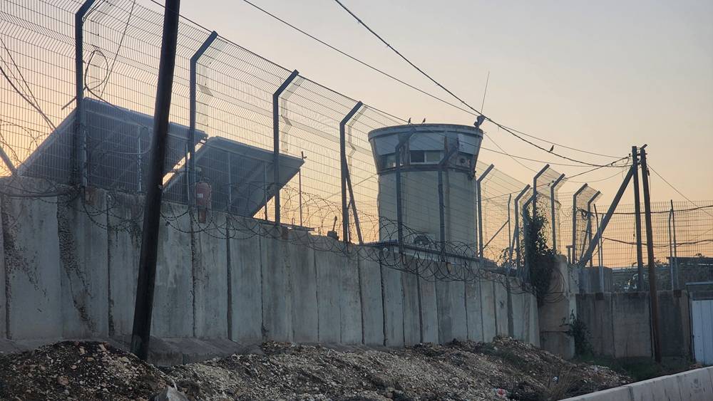 لم يكتفِ سموتريتش بتوسيع المستوطنات، بل ذهب إلى ما هو أبعد وأخطر: إنشاء وحدة "الطابو" الاستيطانية لتسجيل أراضٍ فلسطينية في الضفة الغربية. ماذا يعني هذا القرار؟ 