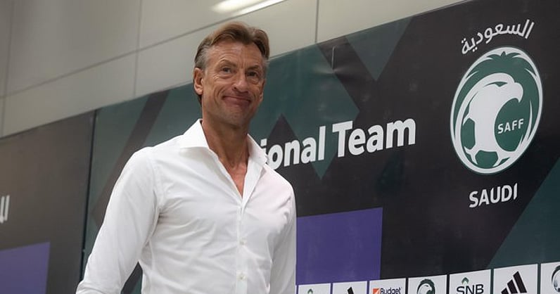 للكشف عن آخر تحضيرات الأخضر.. "رينارد" يتحدث للإعلام قبل موقعة الأردن. المؤتمر عند الساعة 1:20 ظهرًا بمركز قطر الوطني للمؤتمرات. الأخضر يواجه الأردن مساء الاثنين في نصف النهائي 