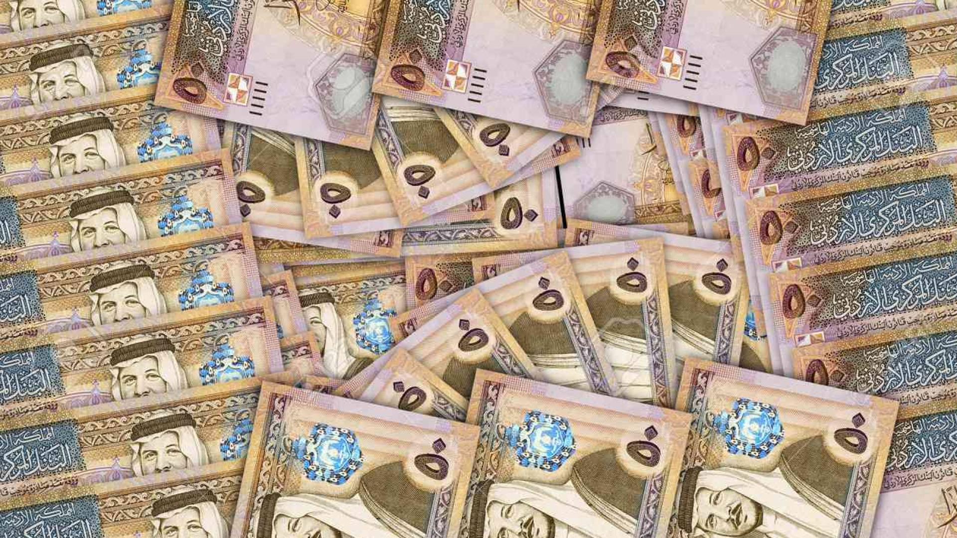 أمانة عمان تعيد مبلغ 19 ألف دينار لمواطن فقدها إثر رميها بالخطأ في حاوية نفايات #عاجل 