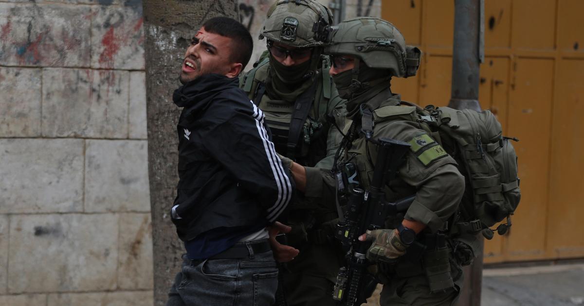 الاحتلال يواصل اعتداءاته بالضفة.. شهيد في جنين وإصابات في قلنديا وبلدة الرام 