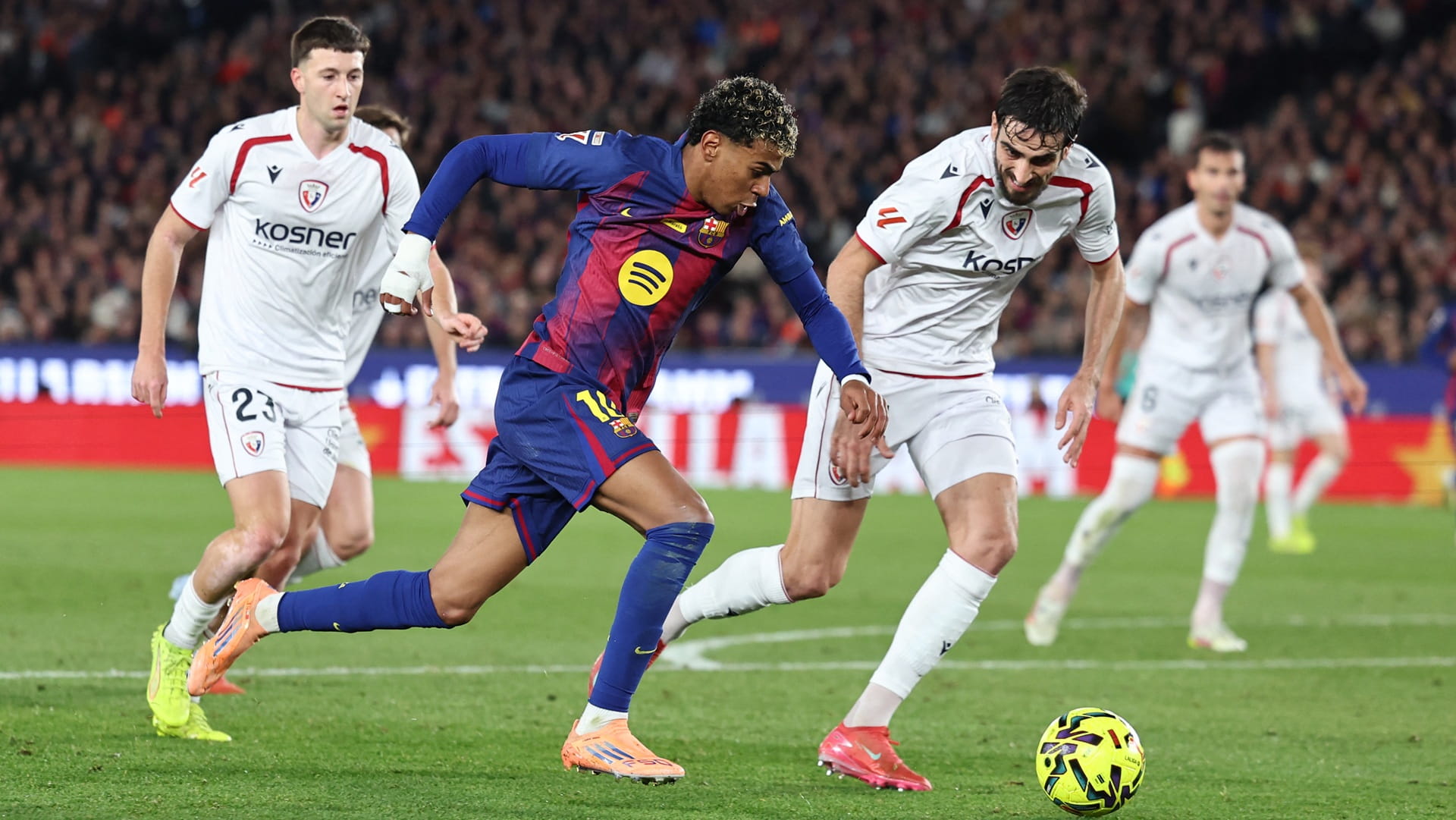 برشلونة يعزز صدارته للدوري الإسباني لكرة القدم #الشارقة24 