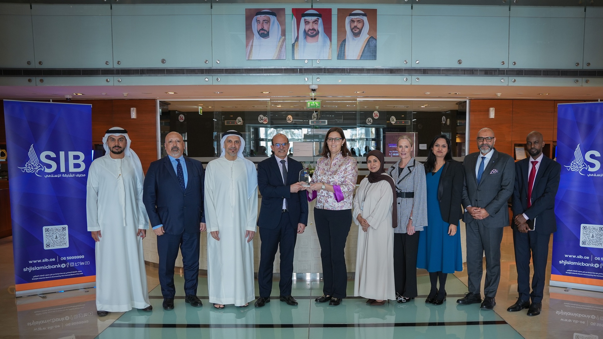 مصرف الشارقة الإسلامي يتلقى جائزة التميز في في العمليات المصرفية #الشارقة24 