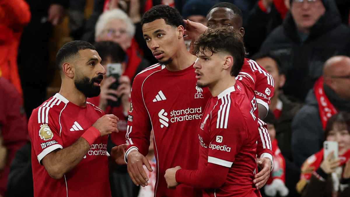 يجب أن يلعب.. جماهير ليفربول تختار "بديلًا مؤقتًا" لمحمد صلاح 