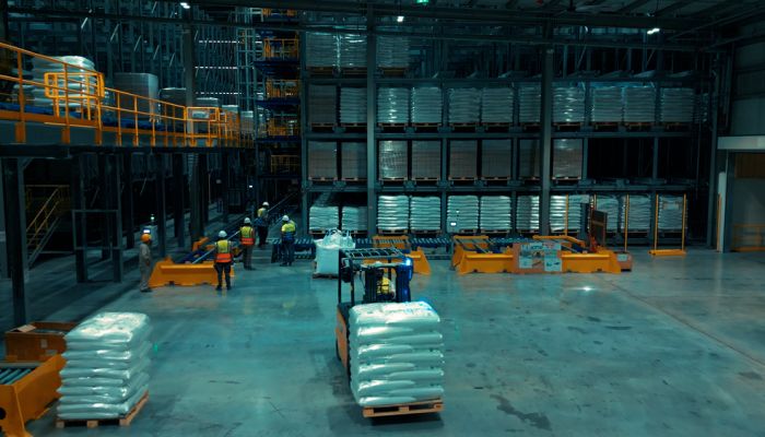 عاجل ميناء صحار والمنطقة الحرة يشهد غدًا افتتاح مصنع تكرير السكر 