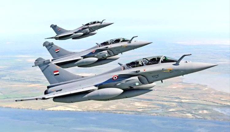 علق وزير الخارجية المصري بدر عبد العاطي، على مخاوف الشارع المصري من انهيار سد النهضة وفشل إثيوبيا في إدارته، ملوحا بإمكانية اللجوء إلى الحل العسكري دفاعا عن "مصالح وجودية" لبلاده. #اليمن 