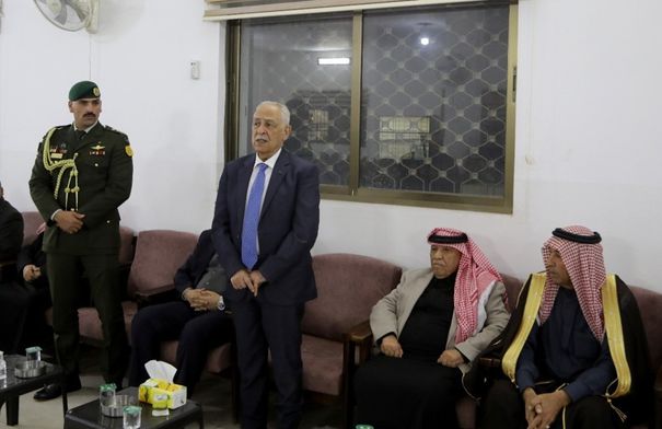 مندوبًا عن الملك وولي العهد: العيسوي يعزي عشيرتي الخلايلة والعواملة 