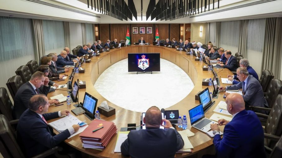 عاجل الحكومة تقر تكليف وزارة الأشغال العامَّة والإسكان بالسَّير في إجراءات طرح عطاءات إعداد الدِّراسات والتَّصاميم الهندسيَّة والوثائق الخاصَّة ببعض المشاريع التي ستقام في مشروع مدينة عمرة 