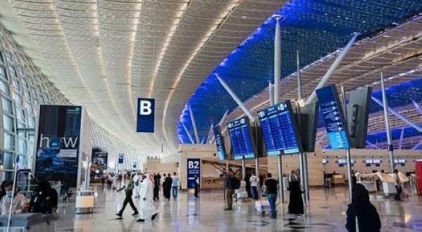 مطار الملك عبدالعزيز في جدة يحقق رقماً قياسياً سعودياً بـ50 مليون مسافر في 2025 