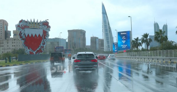 المرور يدعو السائقين لأخذ الحيطة والحذر مع تساقط الأمطار والتقيد بالسرعات وترك مسافة الأمان #صحيفة_البلاد 