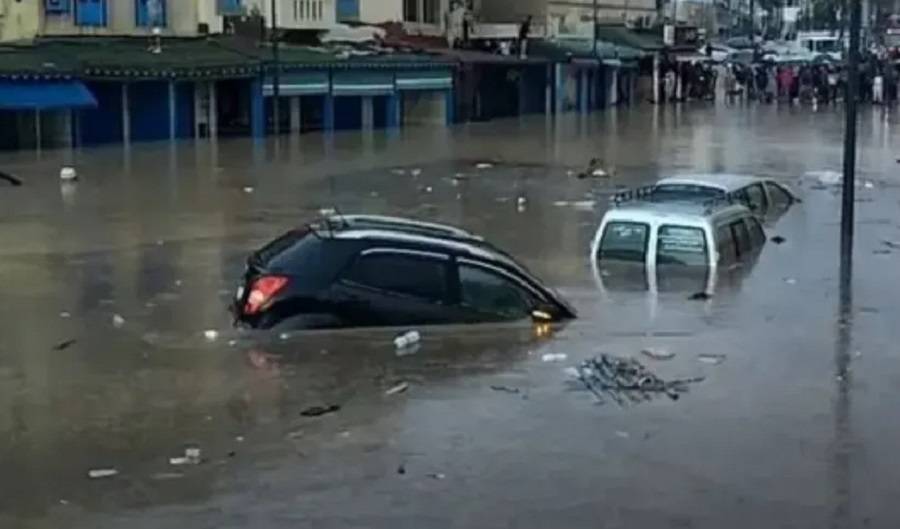 قضى 21 شخصاً أمس الأحد في مدينة آسفي على ساحل المحيط الأطلسي في المغرب بسبب فيضانات عنيفة أعقبت هطول أمطار مفاجئة 