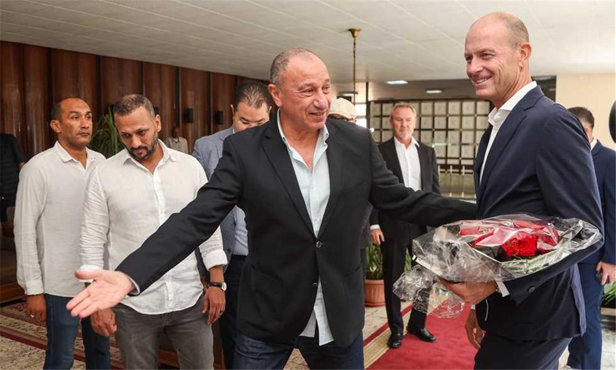 خاص | اجتماع هام في الأهلي.. مناقشات بين الخطيب وسيد عبد الحفيظ وييس توروب 