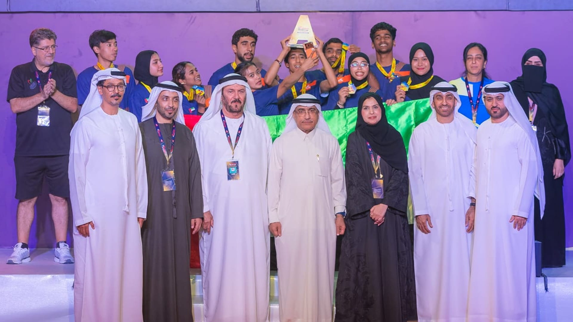 سعيد بن صقر يكرم أبطال الإمارات في الريشة الطائرة #الشارقة24 