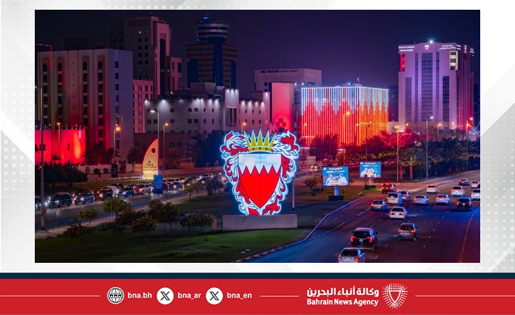 شوارع ومعالم مملكة البحرين تزدان بمناسبة احتفال المملكة بأعيادها الوطنية 