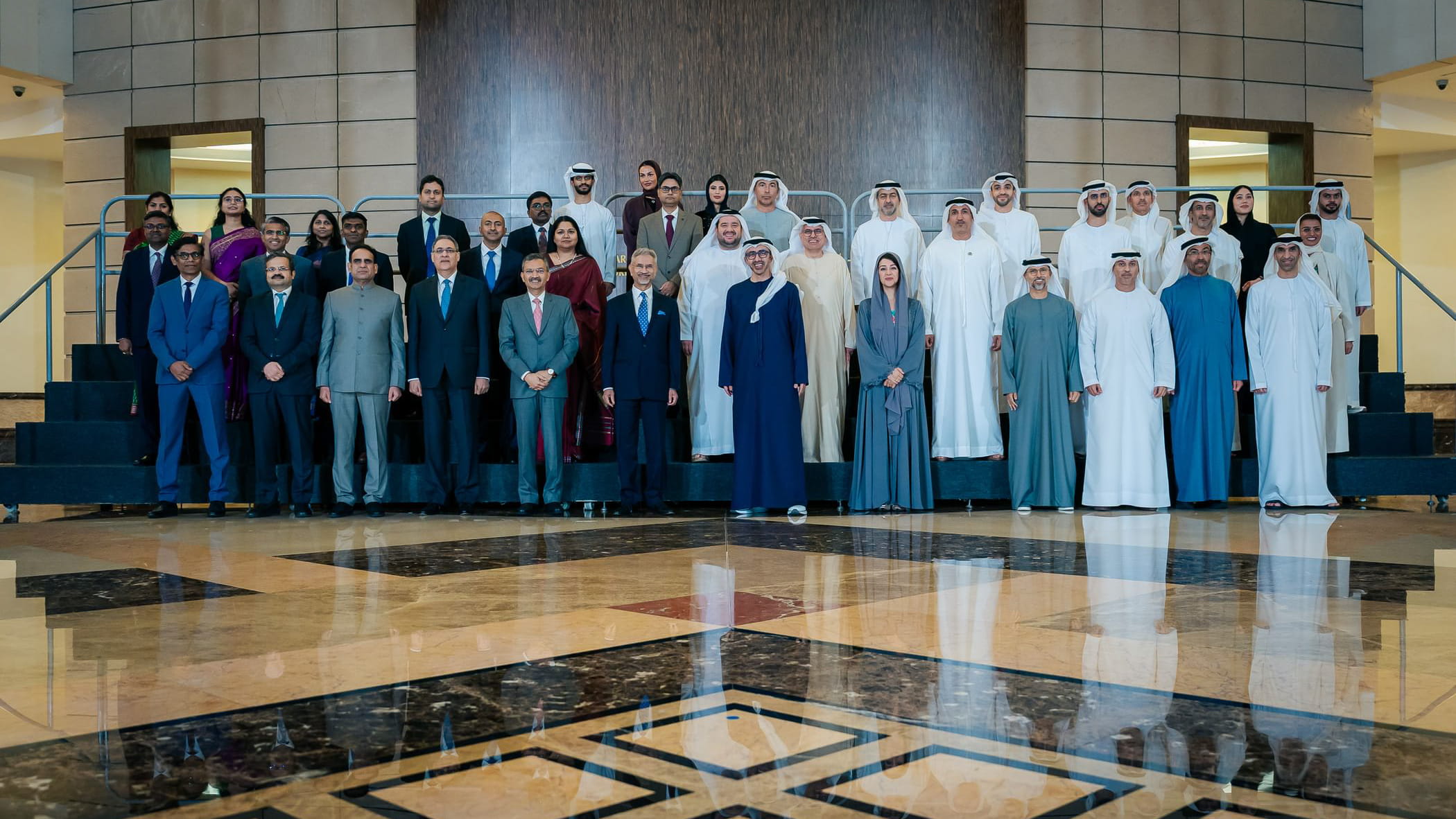 عبدالله بن زايد ووزير خارجية الهند يترأسان أعمال اللجنة المشتركة والحوار الاستراتيجي #الشارقة24 