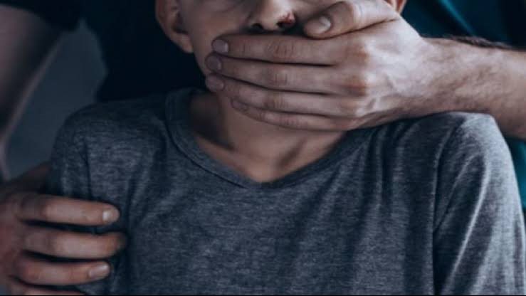 عاجل| قرار جديد بشأن 4 صبية هتكوا عرض صغيرين أعلى سطح بإمبابة 