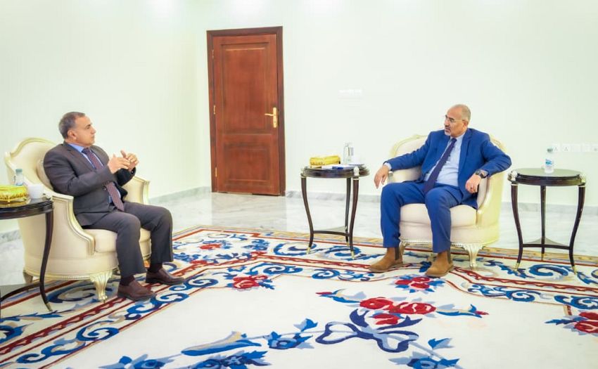 اللواء الزبيدي يشدد على أهمية تطوير العملية التعليمية في جامعة عدن 